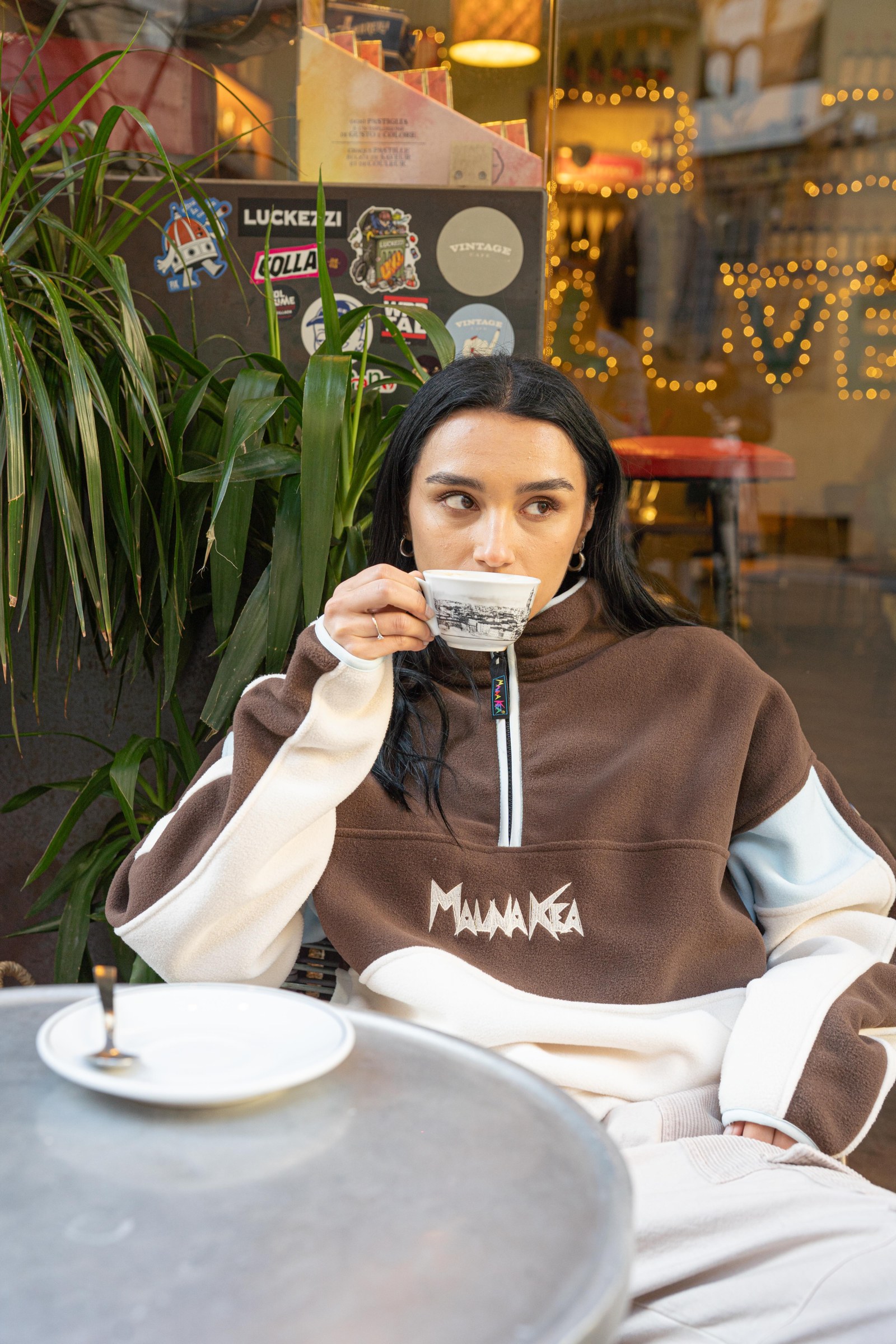 Shooting DIMA FW26: pile Mauna Kea al café